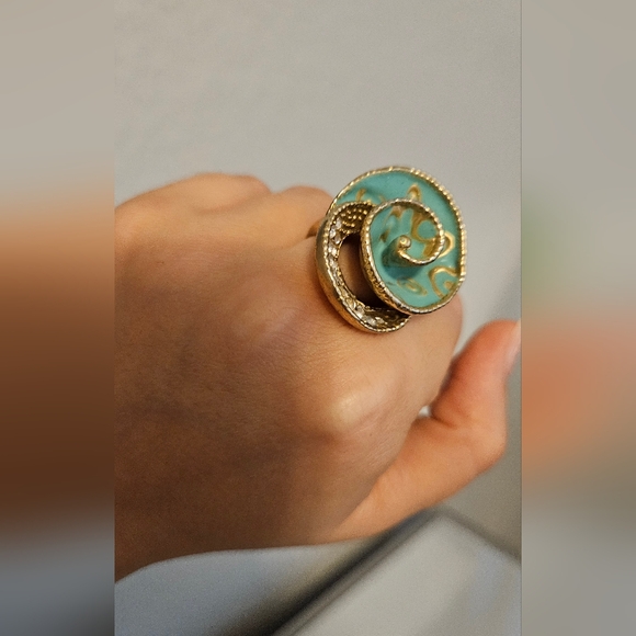 Gold ring - Picture 3 of 4